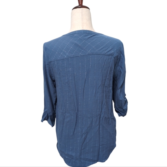 Chico's Blue Linen Like Chambray Top V-Neck Button Down Knit Top size 0/(4) - Picture 5 of 7